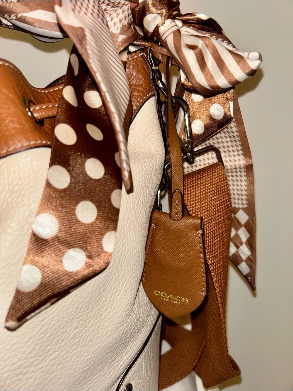 Coach Mickie Drawstring Spectator Bucket Bag.  Pebble Leather, EUC Vintage - Picture 3 of 12